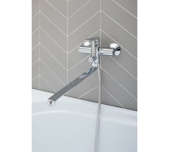 Настенный смеситель для ванной с длинным изливом Bravat Louise 00203136 F6191183CP-01L-RUS