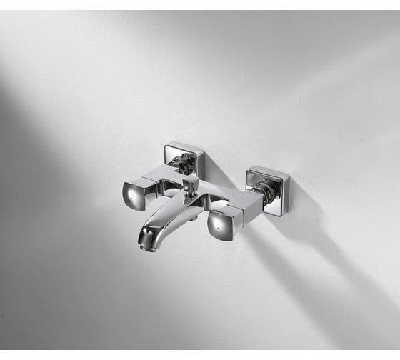 Смеситель для ванны с коротким изливом Bravat Whirlpool F678112C-01