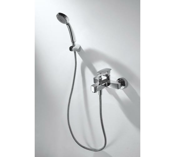 Смеситель для ванны с коротким изливом с аксессуарами Bravat Riffle F672106C-B