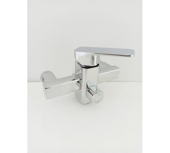 Смеситель для ванны MYNAH с длинным изливом, латунь M2204