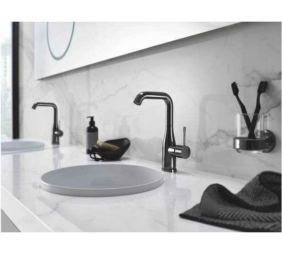 Смеситель для раковины GROHE Essence New с высоким изливом, сливной гарнитур 32628A01