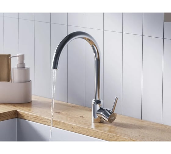 Кухонный смеситель Dorff Logic поворотный, хром D3007000