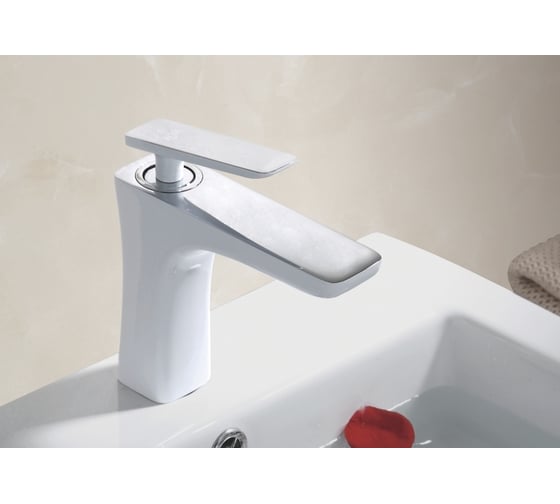 Смеситель для раковины Rose R1601F