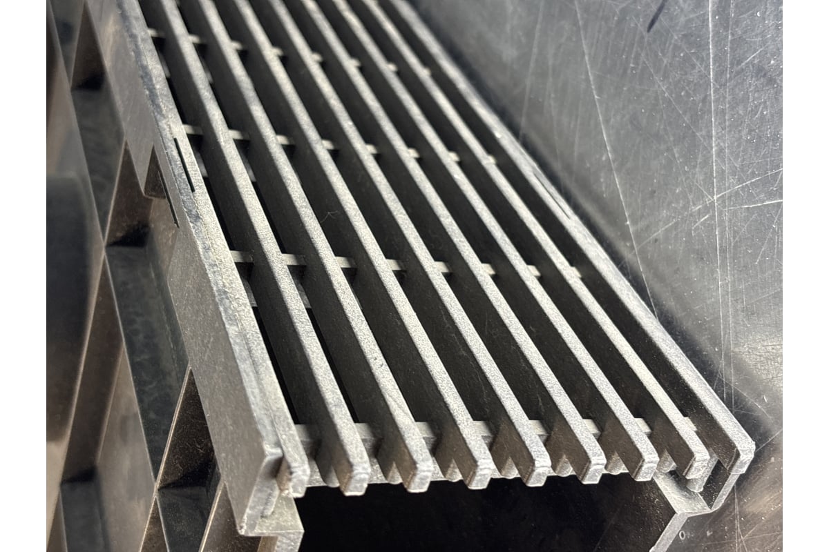 Комплект: пескоуловитель для пластиковых лотков Gidrolica 500x116x320 ...