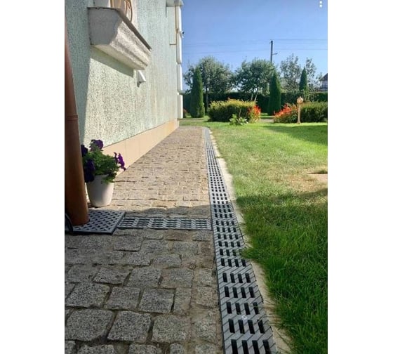 Лоток Ecoteck MEDIUM 100.175 h195 с решеткой пластиковой, кл. В125 54157