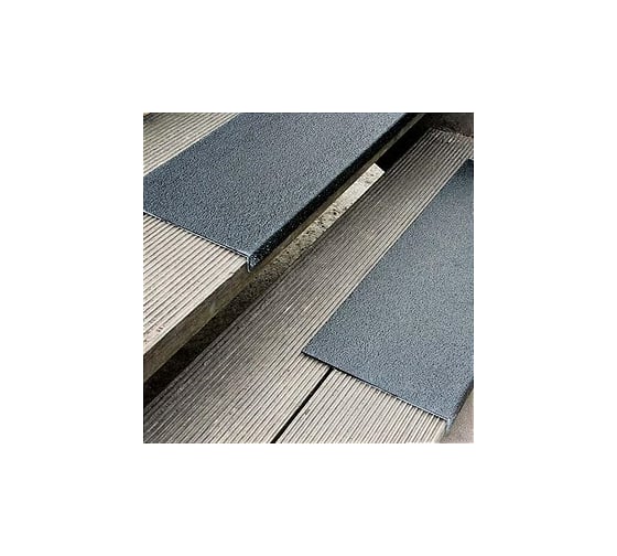 Противоскользящая пластина с углом стеклопластик Mehlhose GmbH 46 Grit, 230х1000х30х3,8 мм, цвет черный GKMS2301000