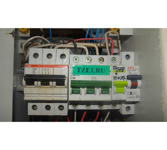 Лента Vell VL-711 (Brother TZE-711, 6 мм, черный на зеленом) для PT 1010/1280/D200/H105/E100/ D600/E300/2700/ P700/E550/9700 320051