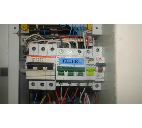 Лента Vell VL-511 (Brother TZE-511, 6 мм, черный на синем) для PT 1010/1280/D200/H105/E100/ D600/E300/2700/ P700/E550/9700 320071