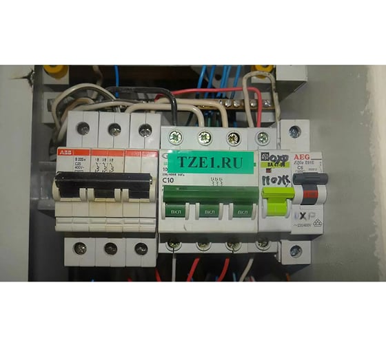 Лента Vell VL-FX721CH (с чипом, 9 мм, черный на зеленом) для Puty PT-100E/100ECH/Brother D200/E110/ D600/E300/2700/ P700/E550/P900 1350652