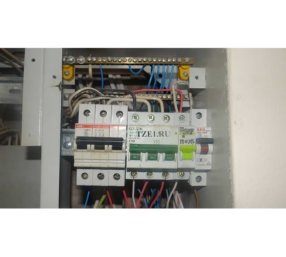 Лента Vell VL-S141 (Brother TZE-S141, 18 мм, черный на прозрачном) для PT D450/D600/E300/2700/ P700/P750/E550/9700/P900/2430 319975