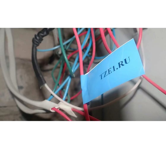 Лента Vell VL-FX531CH (с чипом, 12 мм, черный на синем) для Puty PT-100E/100ECH/Brother D200/E110/ D600/E300/2700/ P700/E550/P900 1350647