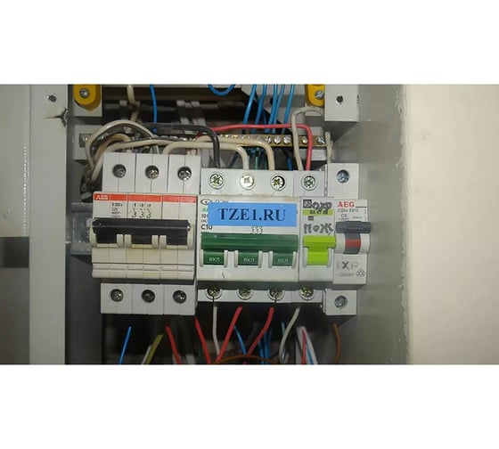 Лента Vell VL-FX531CH (с чипом, 12 мм, черный на синем) для Puty PT-100E/100ECH/Brother D200/E110/ D600/E300/2700/ P700/E550/P900 1350647