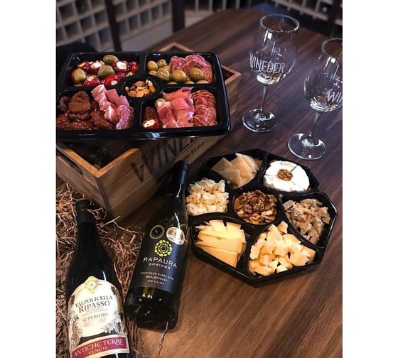 Винный холодильник Caso WineSafe 12 Black