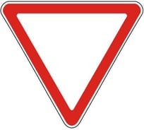 Дорожный знак Конвера-D 2.4 Уступите дорогу пл.класс IIб, III т/р (А 900мм) 00-4390-46