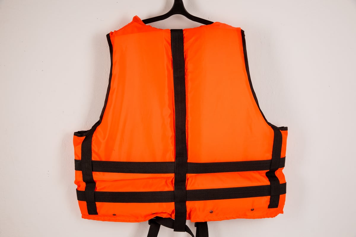 Сертифицированный спасательный жилет MedNovTex до 150 кг СЖ150 .
