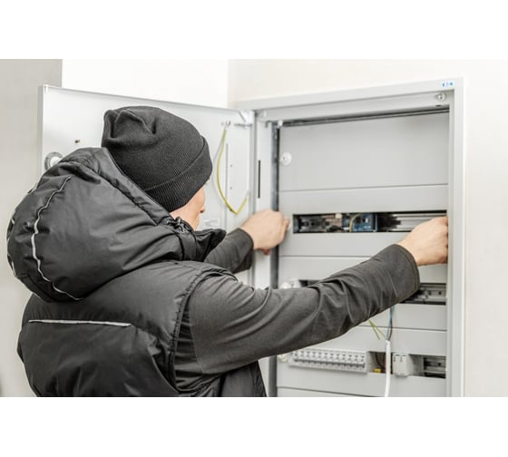 Жилет утепленный с капюшоном HOEGERT TECHNIK BORGER черный 2XL (56) HT5K920-2XL
