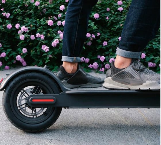 Электросамокат Xiaomi Mi Electric Scooter Black EU FBC4004GL