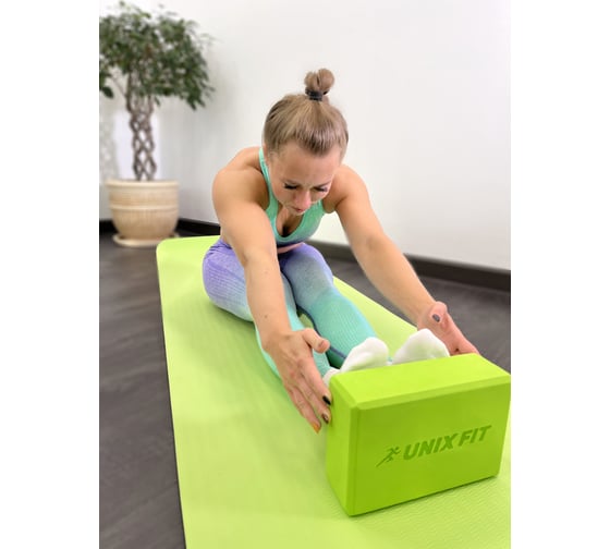 Блок для йоги и фитнеса UNIXFIT 200 г, 23x15x7 см, зеленый YBU200GGN