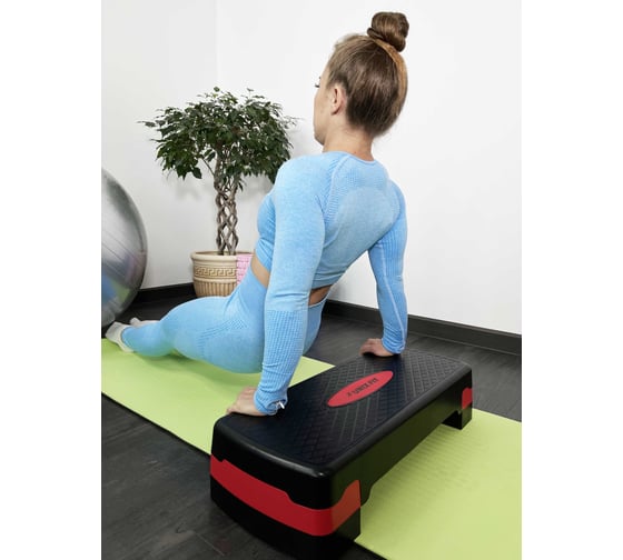 Степ-платформа для фитнеса UNIXFIT 2 уровня, 68 см, красный SPU68WRD
