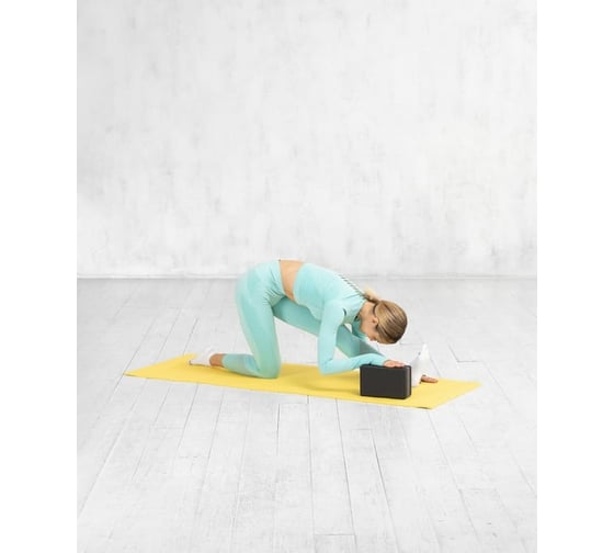 Блок для йоги высокой плотности Starfit YB-201 EVA, 10 см, 350 г, 22.8x15.2 см, черно-серый УТ-00019040