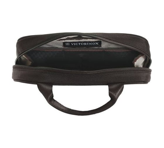 Несессер Victorinox Lifestyle Accessories 4.0 Overmight Essentials Kit черный 23x4x13 см 31173101