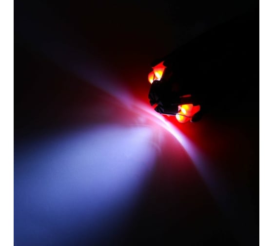 Многофункциональный инструмент Мастер К "Мастер на все руки", 6 LED, 7 отвёрток+фонарь, красный зажим, 4x10 см 7412591
