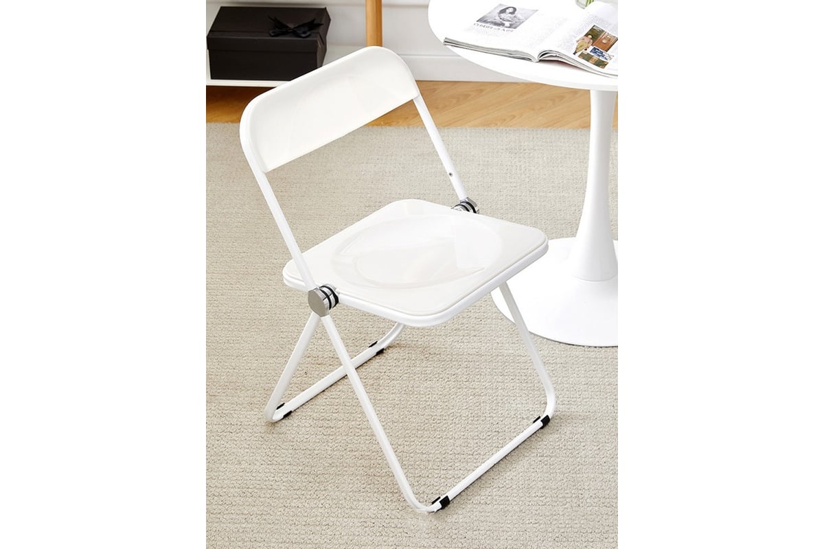 Пластиковый складной стул URM с белыми металлическими ножками, 76x47x48 .