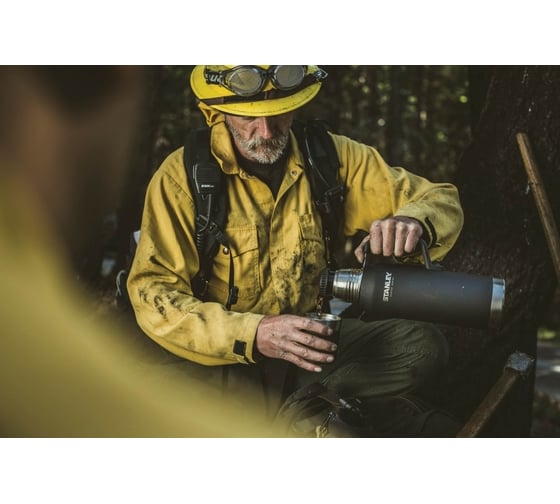 Термос Stanley Master 1.3 л, черный 10-02659-002