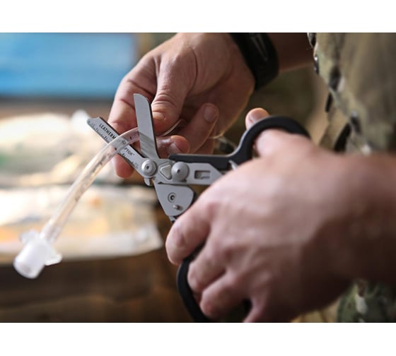 Мультитул Leatherman Raptor 6 функций 831742