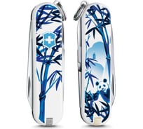Нож-брелок Victorinox Classic LE 2017 58мм, The Giant Panda 0.6223.L1708
