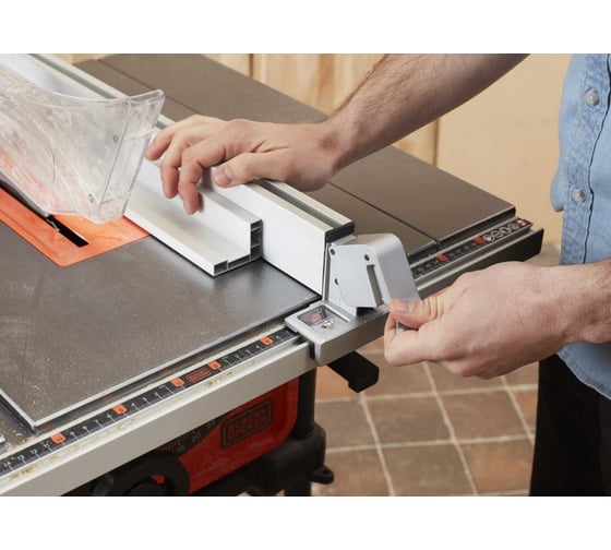 Настольная пила Black&Decker 1800 Вт, 5200 об/мин, диск 254x30 мм BES720