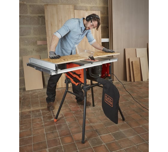 Настольная пила Black&Decker 1800 Вт, 5200 об/мин, диск 254x30 мм BES720