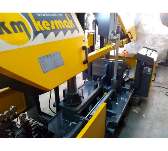 Полуавтоматический ленточнопильный станок Kesmak KSY 550X700 1130