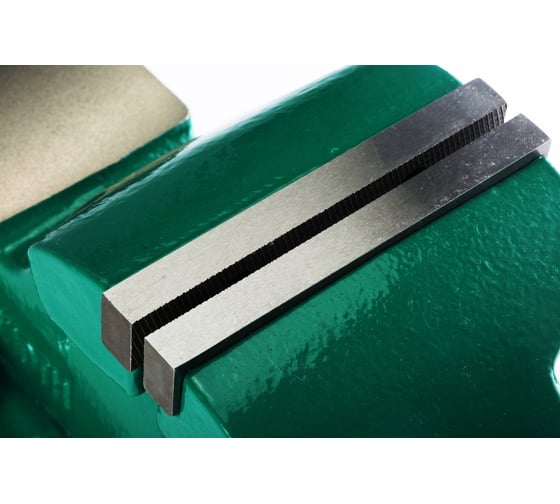 Слесарные тиски Sata 5" 133 мм, с поворотным механизмом, вес 21 кг 70842