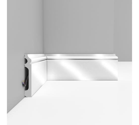 Плинтус напольный Decomaster 79x13x2400мм белый глянцевый D005-114 ДМ