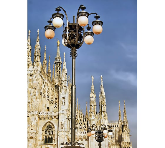 Фотообои DIVINO Фонарь у Миланского собора 200x270 см C-240