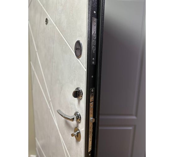 Входная дверь ООО ВДК ДМ Паутинка+ Антик серебро/МДФ Бетон снежный, 960х2050 мм, правая ДМ28