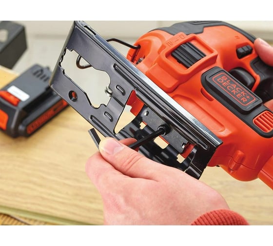 Аккумуляторный лобзик Black&Decker BDCJS18N