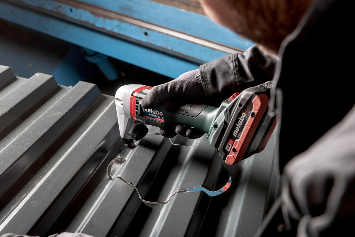 Аккумуляторные вырубные ножницы Metabo NIV 18 LTX BL 1.6 601614850 ...