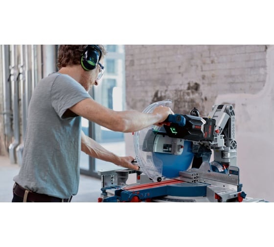 Аккумуляторная торцовочная пила Bosch GCM 18V-305 GDC СОЛО 0601B43000
