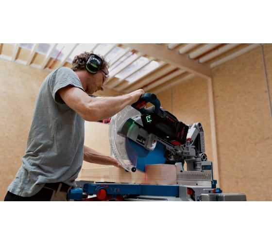 Аккумуляторная торцовочная пила Bosch GCM 18V-305 GDC СОЛО 0601B43000