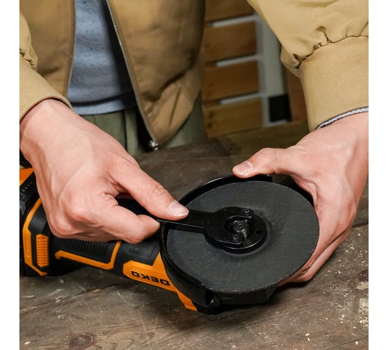 Набор инструмента DEKO: аккумуляторная дрель-шуруповерт DKCD20 ...