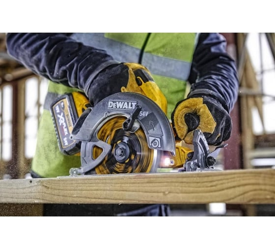 Дисковая пила DEWALT 54 В XR FLEXVOLT DCS578N-XJ