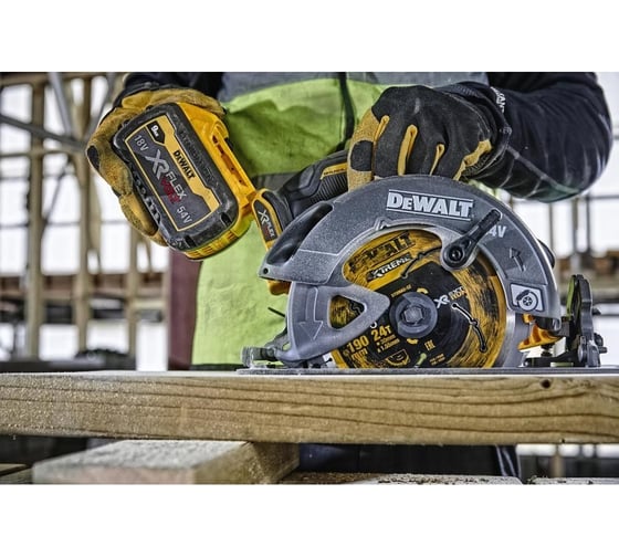 Дисковая пила DEWALT 54 В XR FLEXVOLT DCS578N-XJ