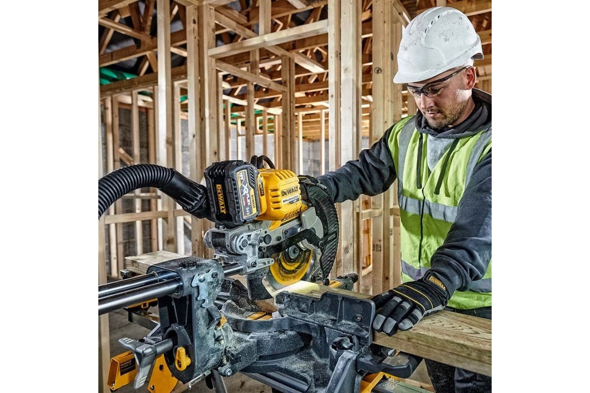 Бесщеточная торцовочная пила DEWALT 54 В XR FLEXVOLT DCS727N-XJ .