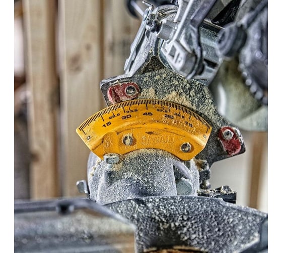 Бесщеточная торцовочная пила DEWALT 54 В XR FLEXVOLT DCS727N-XJ