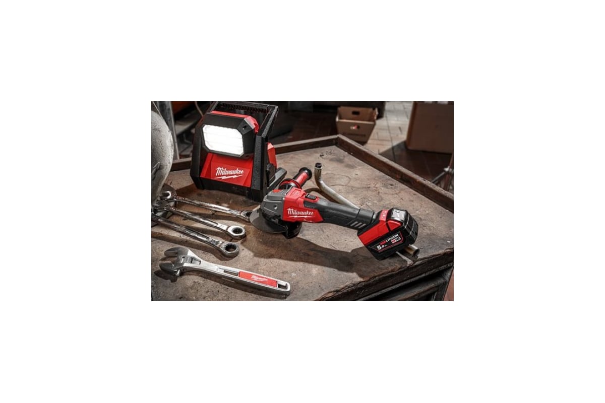 Аккумуляторная угловая шлифмашина Milwaukee M18 FSAG125XB-502X FUEL  4933478430