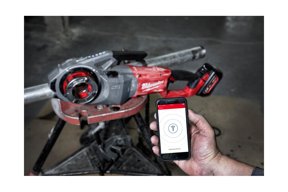 Аккумуляторный резьбонарезной инструмент для труб Milwaukee M18 FPT2-0C ...