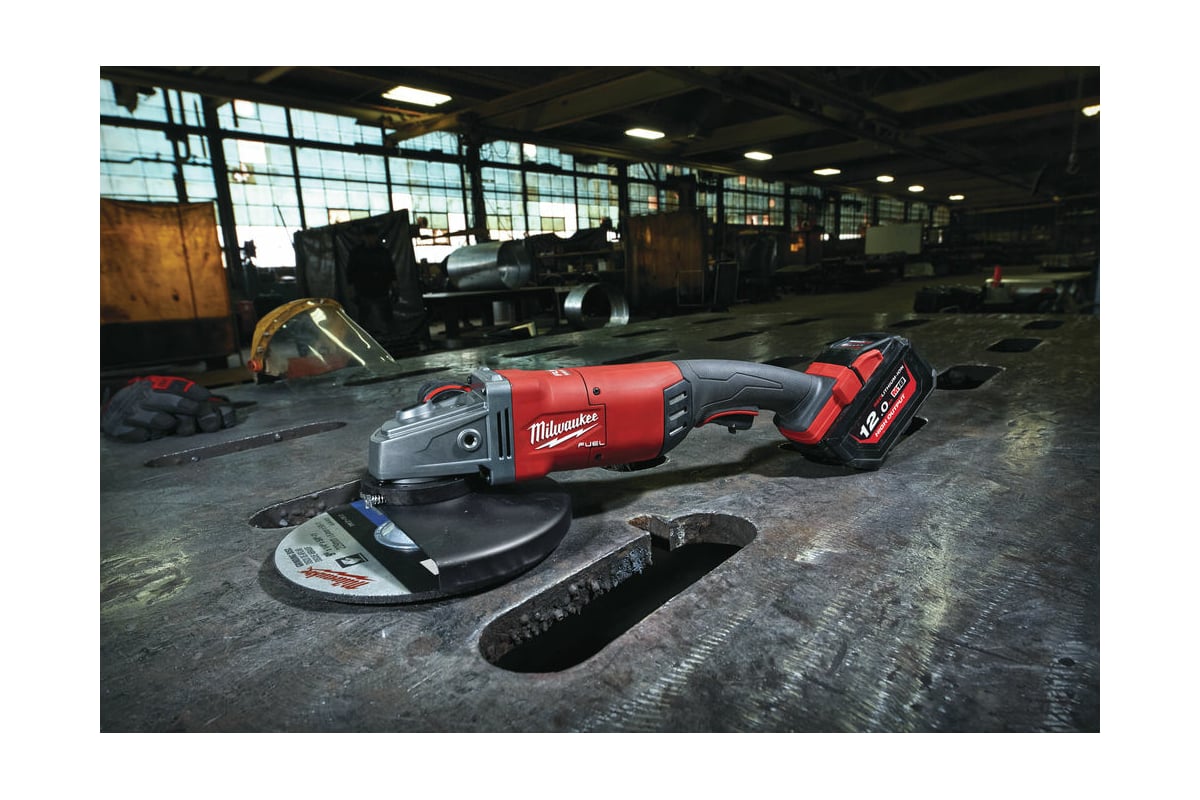 Аккумуляторная угловая шлифовальная машина Milwaukee M18 ONE  FLAG230XPDB-121C 4933478783