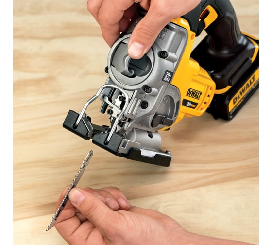 Аккумуляторный лобзик  Dewalt DCS331NT, 18 В, 3000 ход/мин, 26 мм, без АКБ и ЗУ, в кейсе TSTAK DCS331NT-XJ